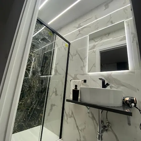 Zola Centro Bed and breakfast 3*