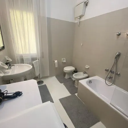Zola Centro 3*