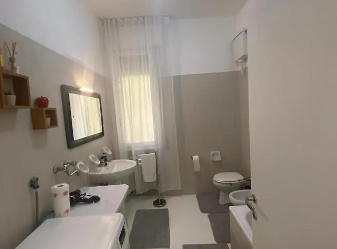 Zola Centro Nocleg ze śniadaniem 3*