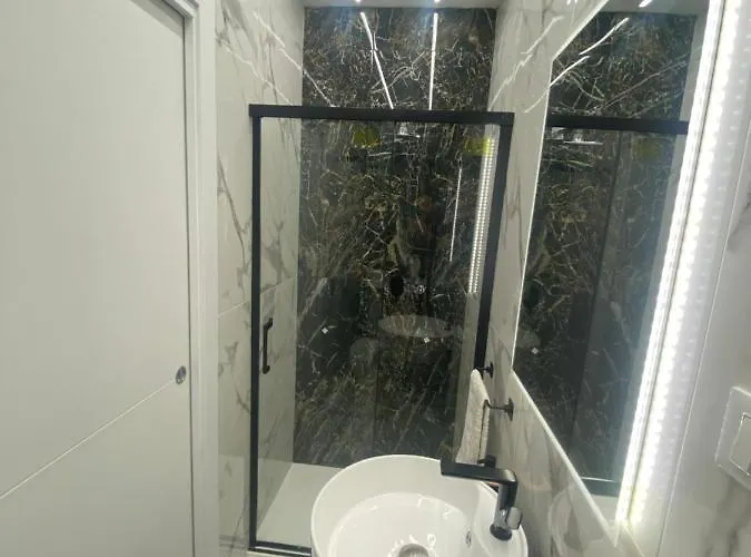 Nocleg ze śniadaniem Zola Centro 3*